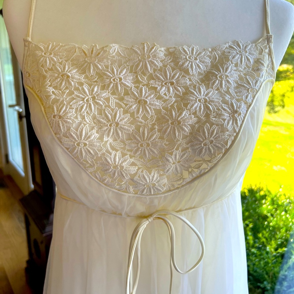 Stunning Gotham Lingerie 2 Piece Nightie white Sheer Coverlet w/Silk Ties 👗💍🍾